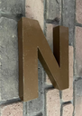 N - lettre vintage en métal