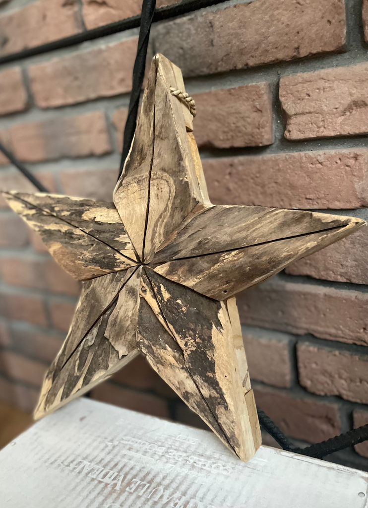 la grande étoile en bois 