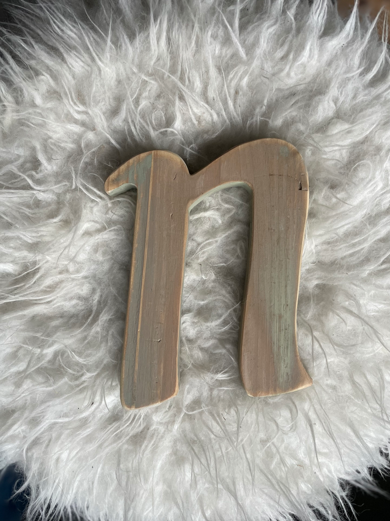 n ou u - en bois teinté